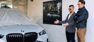 Slávnostné odovzdanie BMW X5 Tomášovi Maštalírovi.