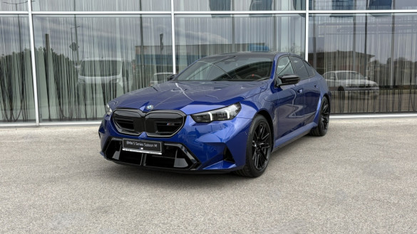 BMW M5 Sedan