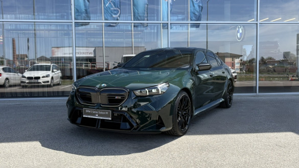 BMW M5 Sedan