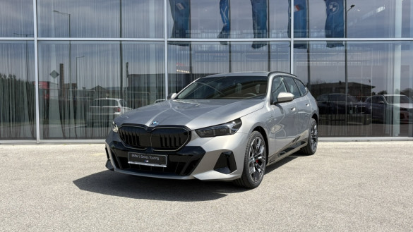 BMW 550e xDrive Touring